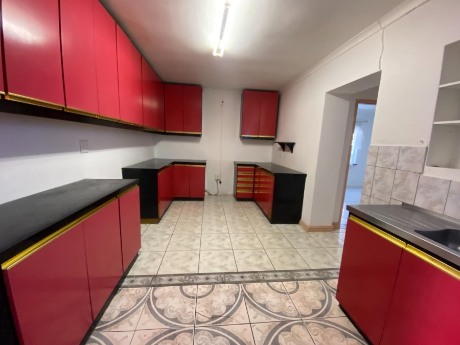 3 Bedroom Property for Sale in Wynberg Western Cape